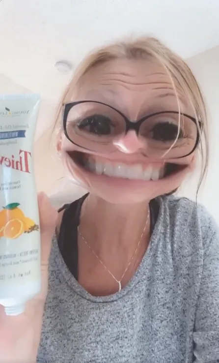 31943 thieves whitening toothpaste image5