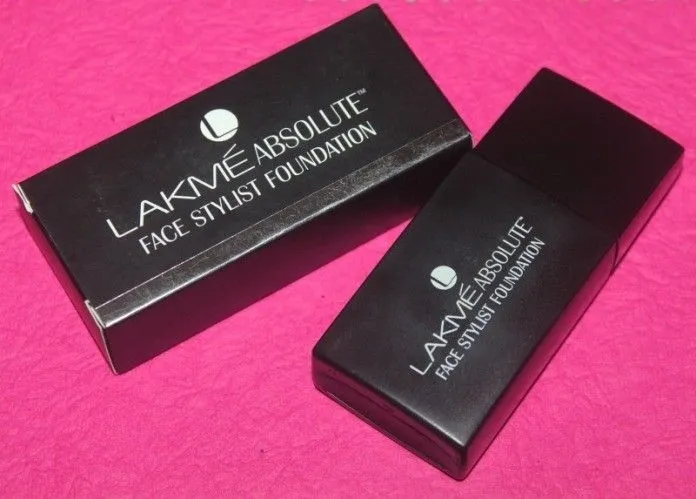 31990 lakme foundation concealing image 5
