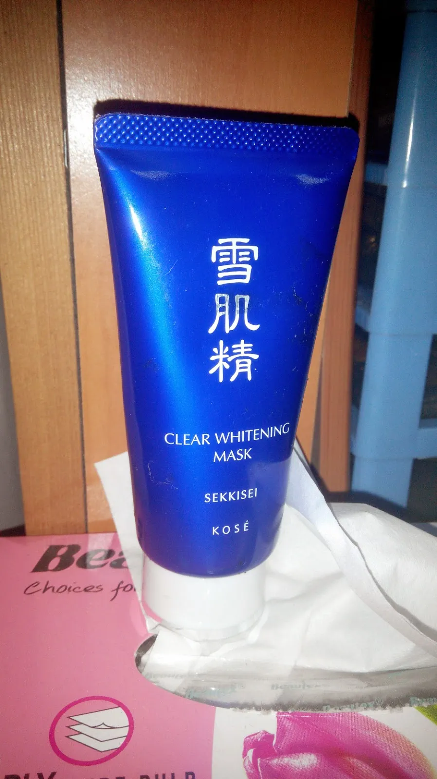 32068 customer using mask